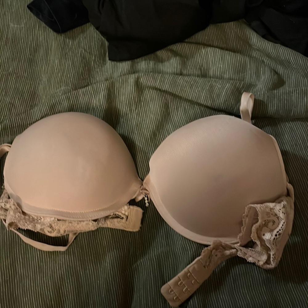 Smart & Sexy Bra. Size 36B. Color Beige.